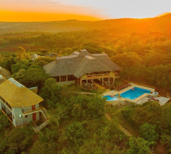 Ngorongoro Lodge Tendato nella Foresta